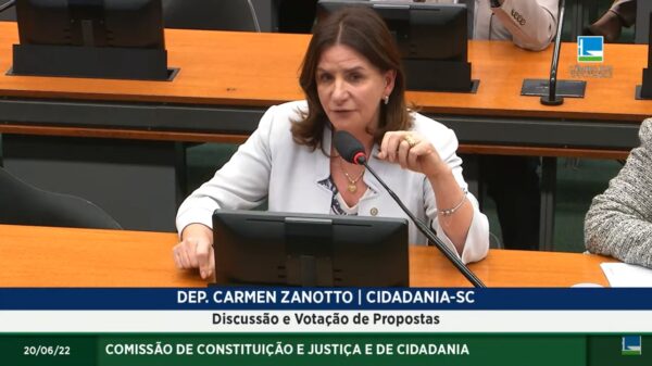 PEC 11 que garante piso salarial da Enfermagem é aprovada na Câmara